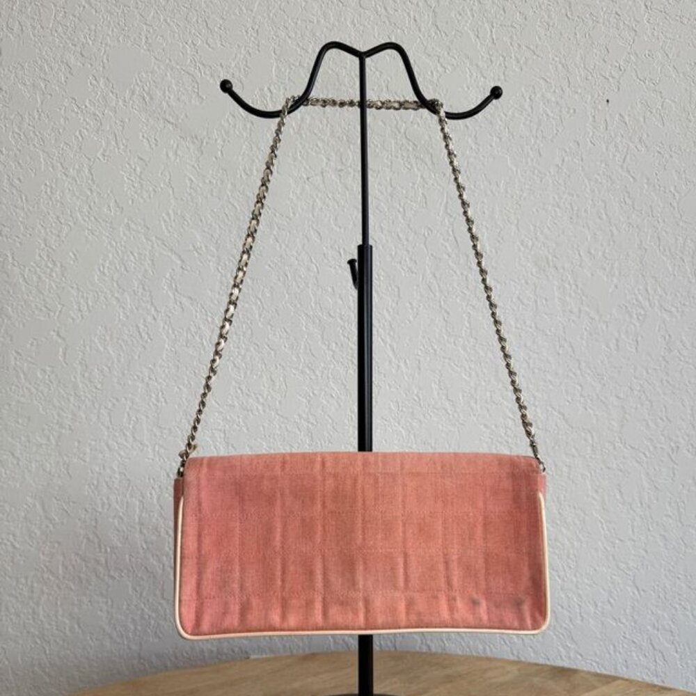 Chanel Pink Chocolate Bar Canvas Shoulder Bag - Picture 4 of 10